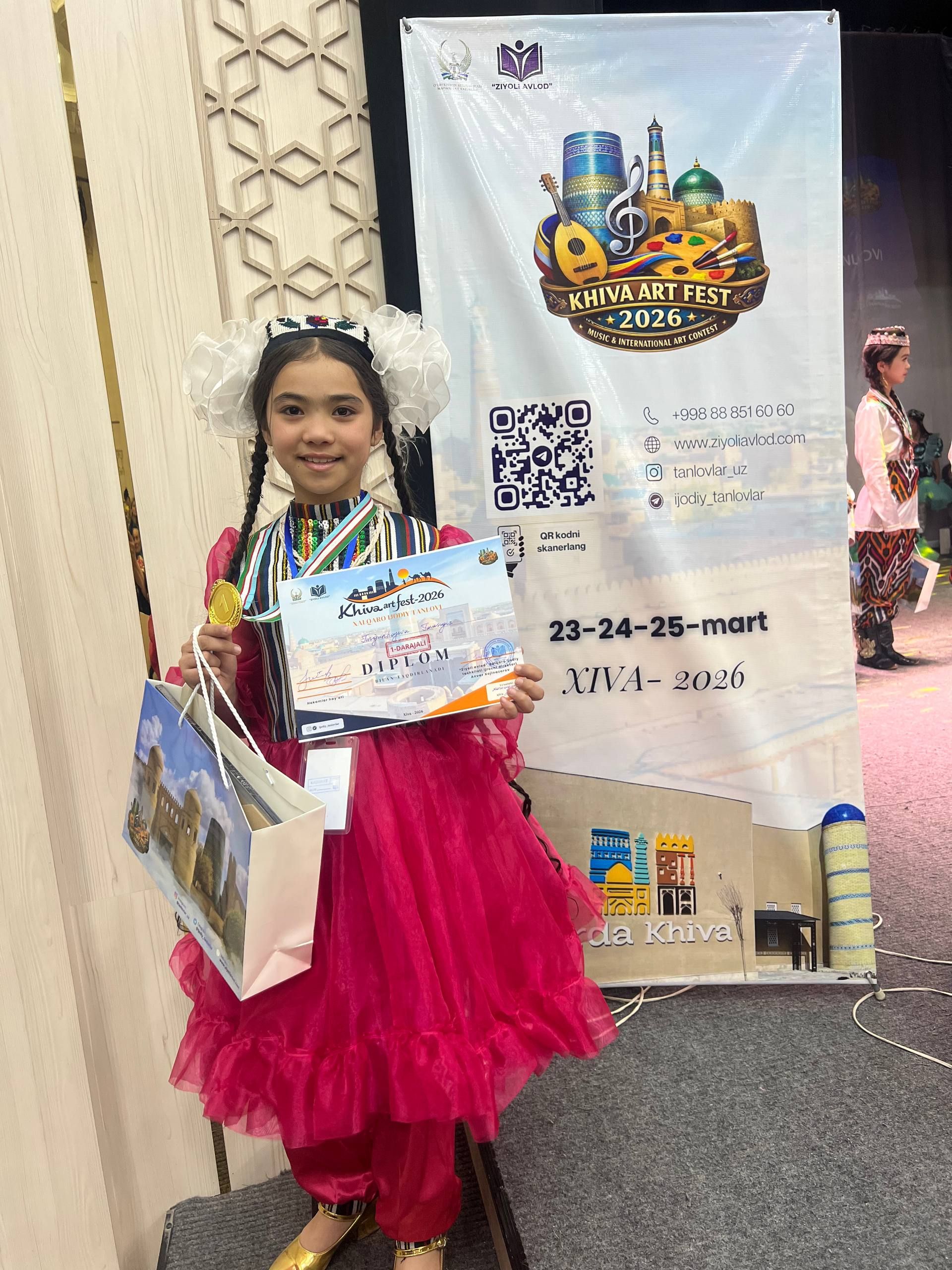 "Khiva Art Fest" xalqaro ijodiy tanlovi ko'tarinki ruhda davom etmoqda.