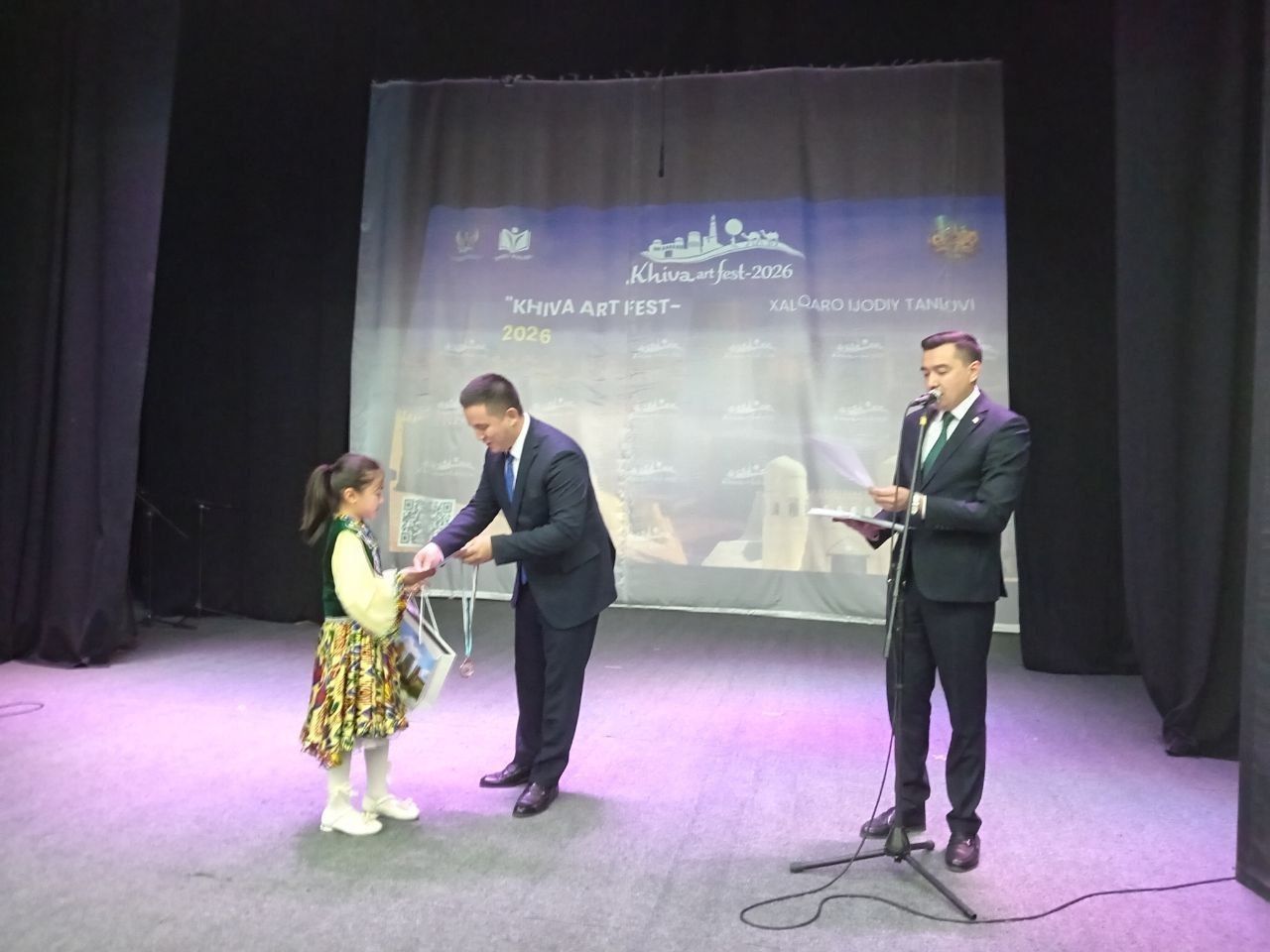 "Khiva Art Fest" xalqaro ijodiy tanlovi ko'tarinki ruhda davom etmoqda.